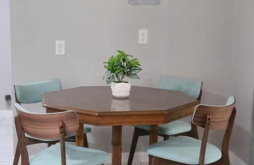Gibsonton House | Hidden Oaks