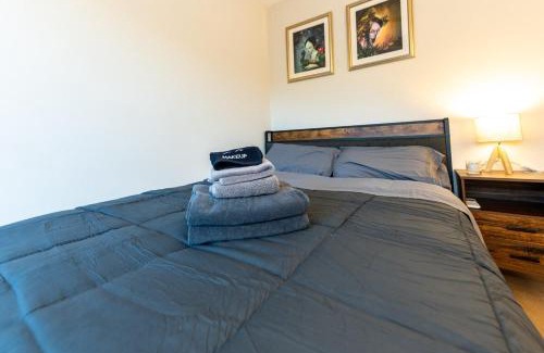 Eagle Rock House | Hidden Oasis 3 bedroom 2 bathroom Home With large backyard and Views Near DTLA