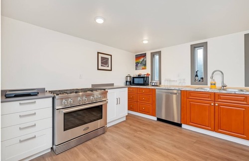 Saanich West Apartment | Hidden Oasis in Victoria, BC
