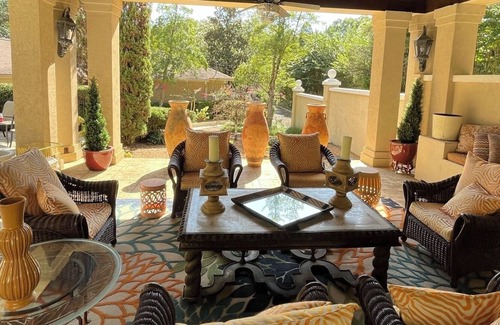 Batesville House | Hidden oasis near Ole Miss! Luxurious pool house, outdoor areas, pet friendly!