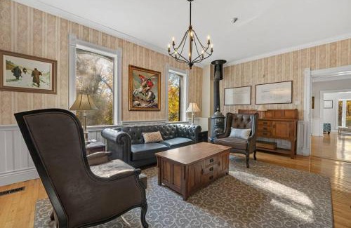 Mulmur House | Hidden Oasis: Pool, Hot Tubs, & Starry Fire Pits