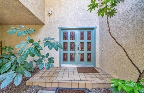 Bonita House | Hidden Paradise｜ BBQ & Fish Pond