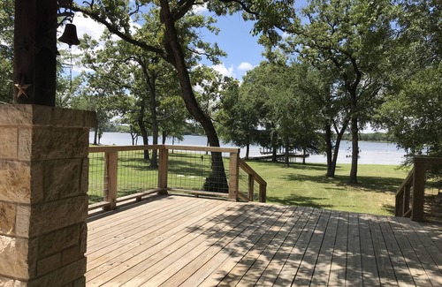Robertson County House | Hidden Piece of Heaven on Lake Limestone