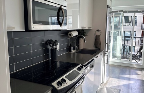 Downtown Victoria Condo | "HIDDEN RETREAT" in the heart of Victoria's Historic Inner Harbour-Chinatown