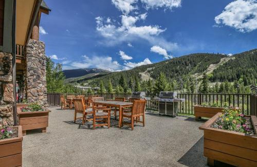 Mountain House House | Hidden River Lodge 5979 by SummitCove Lodging