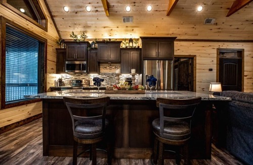 Smithville Cabin | Hidden Solace - Cozy & Romantic