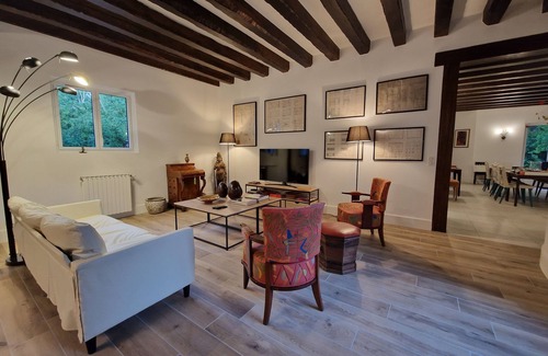 Lamorlaye Villa | Hidden spacious family villa in the forest, close to Paris and Parc Asterix
