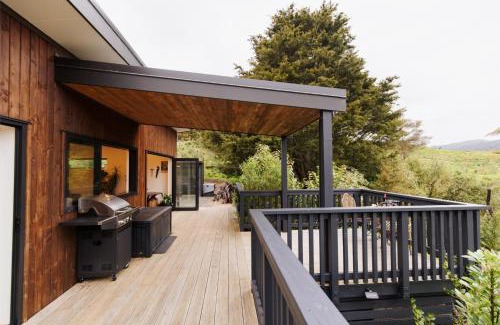 Waikino Apartment | Hidden Springs Retreat - Karangahake Mountain View