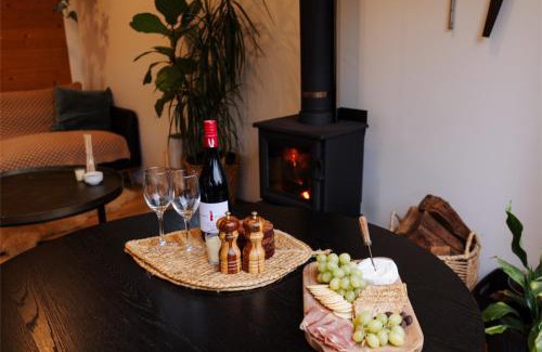 Waikino Apartment | Hidden Springs Retreat - Karangahake Mountain View