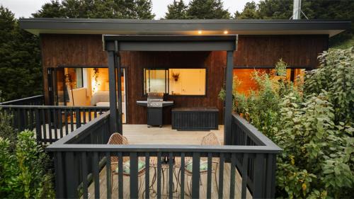 Waikino Apartment | Hidden Springs Retreat - Karangahake Mountain View