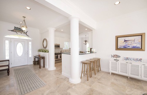 Breakers Villa | Hidden Treasure by Grand Cayman Villas