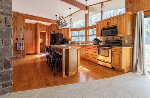 Pocono Pines House | Hidden Treasure Chalet Hot Tub | Game Room