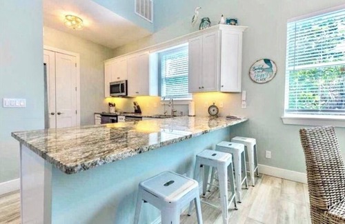 North Captiva House | Hidden Treasure - near Beach-Pool- Club Use - Dock available - 10% off weekly !