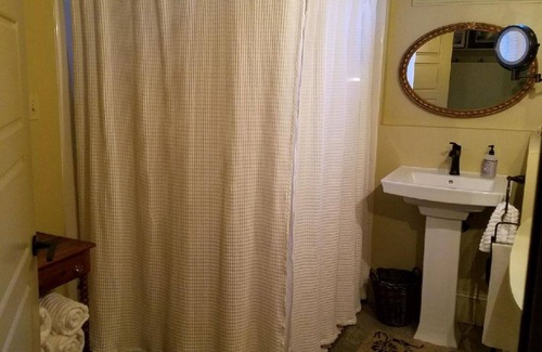 Historic Montford House | Hidden Treasure Near Downtown!