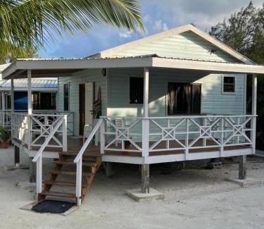 Caye Caulker House | Hidden Treasure Vacation Home Blue Bay Cottage