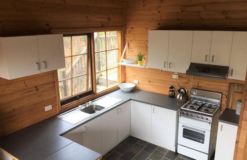 Anakie Cabin | Hidden Valley House, 18 acres of private bushland