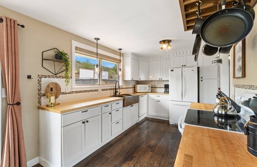 Loveland House | Hidden Valley Retreat Quiet Escape w/Mtn Views!