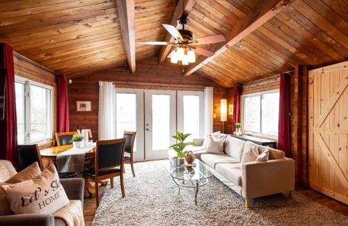 Huntsville House | Hidden Valley's Hidden Treasure