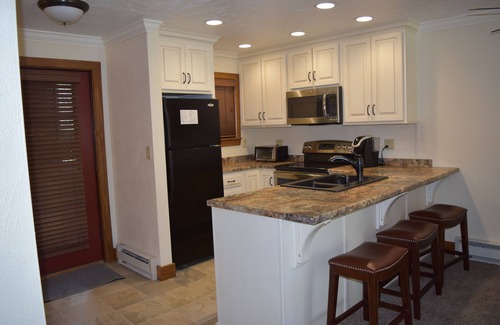 Hidden Valley Condo | Hidden Valley Ski Condo- Walk across the street to the slopes!