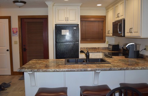 Hidden Valley Condo | Hidden Valley Ski Condo- Walk across the street to the slopes!