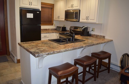 Hidden Valley Condo | Hidden Valley Ski Condo- Walk across the street to the slopes!