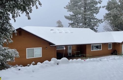 Twain Harte House | Hidden Views A: 3 BR, 2.5 BA Duplex in Twain Harte, Sleeps 12