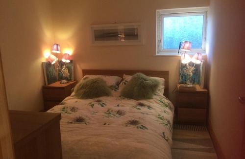Dunfanaghy Apartment | Hidden village centre first floor apartment at Market Square