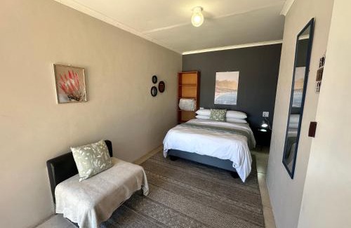 Quigney Beach House | Hide 2 On Rees