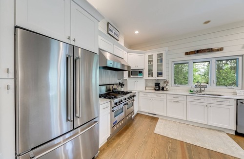 Tiger House | Hide-A-Way Cove – Luxury Lakefront Retreat on Lake Burton