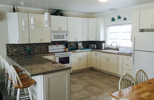Spanish Wells House | Hide 'N' Sea Spanish Wells Bahamas, Includes Golf Cart, Kayak & Paddle Boards