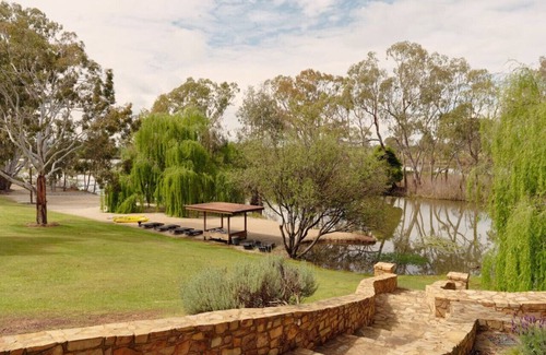 Kirwans Bridge Villa | Hide & Seek Luxury Waterfront Villa & Retreat