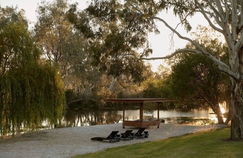Kirwans Bridge Villa | Hide & Seek Luxury Waterfront Villa & Retreat