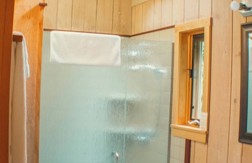 Idleyld Park Cottage | Hideaway Cottage above Steamboat Creek in the North Umpqua National Forest