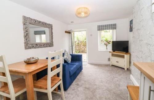 Barnoldswick House | Hideaway Cottage