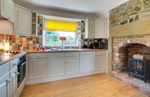 Craster House | Hideaway Cottage - Three Bedroom House, Sleeps 6