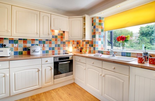 Craster House | Hideaway Cottage - Three Bedroom House, Sleeps 6