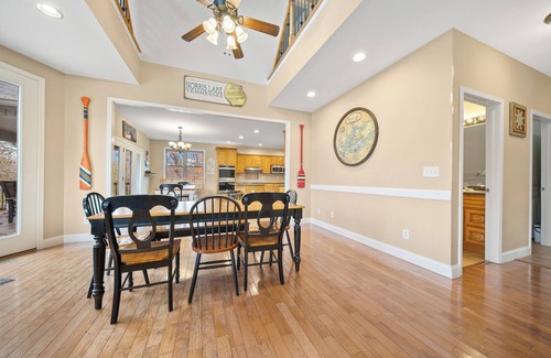 Jacksboro House | Hideaway Cove Huge Lakefront Home, Private Dock