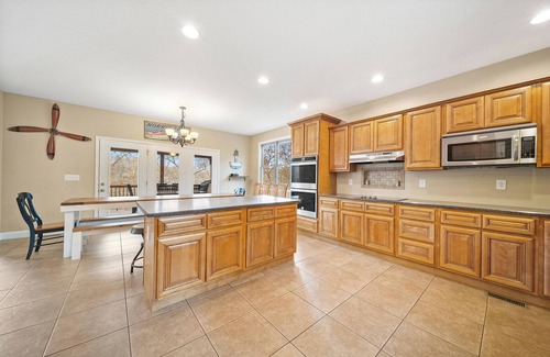 Jacksboro House | Hideaway Cove Huge Lakefront Home, Private Dock