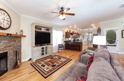 Sevierville House | Hideaway Cove