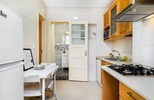 Alto do Pina Apartment | Hideaway Family Apartment | Prime Location | Wi-Fi
