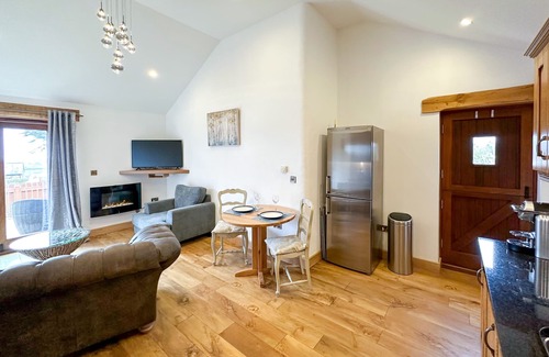 Marhamchurch House | Hideaway for Two, Underfloor Heated, Impressive Four Poster Plank Bed
