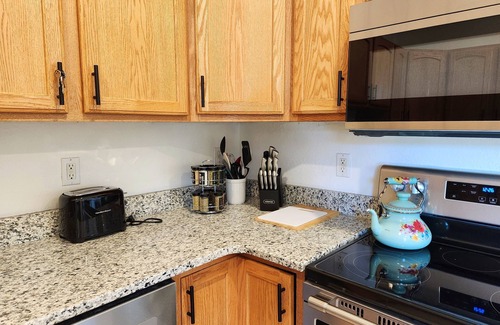 Deadwood House | Hideaway Guesthouse Retreat & Rally Rental!