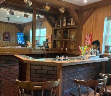 Bushkill House | Hideaway Hot Tub Sunna Lake Kayaks Pool