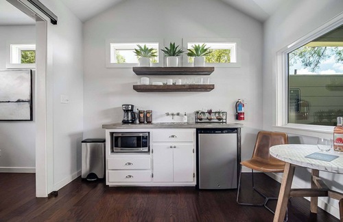 Fredericksburg House | Hideaway in Fredericksburg w/Hot Tub + Fireplace