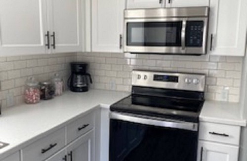 Taylorville Apartment | Hideaway minutes from downtown.