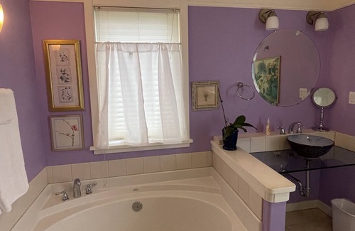 McKinleyville House | Hideaway on a Hill, close to everything.