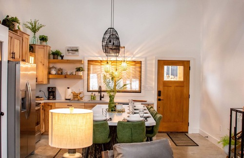 Eagle Rock House | Hideaway South Secluded & Dog-Friendly on Table Rock Lake-close to Eureka Sprngs