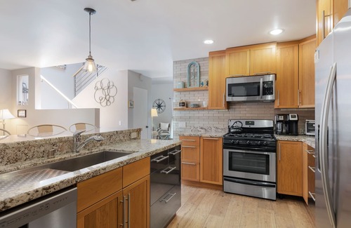 Santa Barbara House | HIDEAWAY VILLA - Quiet Condo