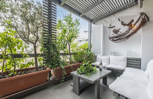 Athens City Centre Apartment | Hidesign Athens Tube Apt in Kolonaki, Design Furnishing, Garden Terrace