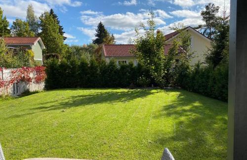 Tuusula House | Hienoa talo porealtaalla lähellä Helsinkiä ja lentokenttää